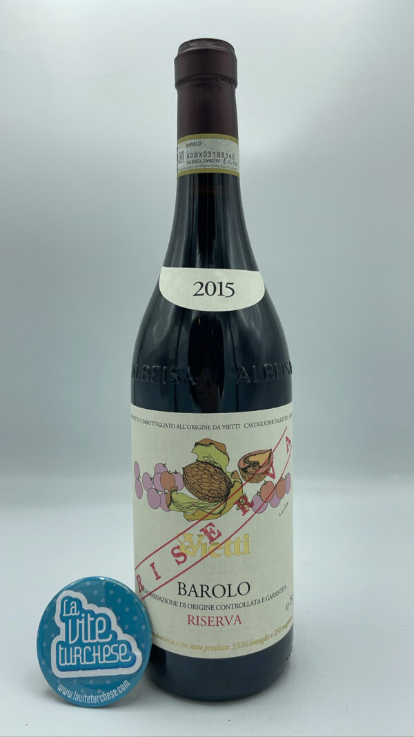 Vietti – Barolo Riserva prodotto per la prima volta nel 2015, selezionando le migliori parcelle del comune di Castiglione Falletto. 5326 bottiglie.