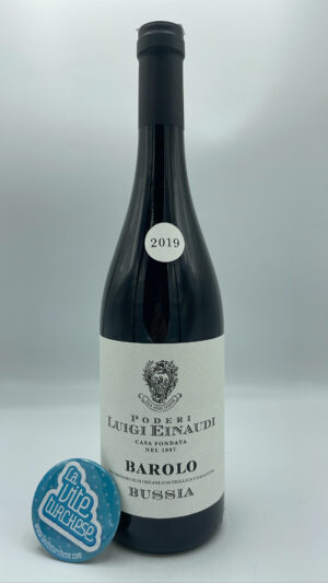 Poderi Luigi Einaudi - Barolo Bussia produced in 10000 bottles in the vineyard of the same name located in Monforte, aged for 24 months in large barrels.