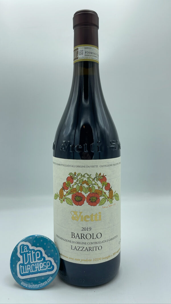 Vietti – Barolo Lazzarito prodotto nell'omonima vigna situata a Serralunga d'Alba, invecchiato per 30 mesi in botti grandi e piccole.