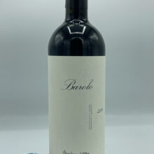 Massolino – Barolo DOCG – 2019 Massolino – Barolo DOCG prodotto con più vigne di Serralunga d'Alba, invecchiato per 30 mesi in grandi botti di rovere, più in bottiglia.