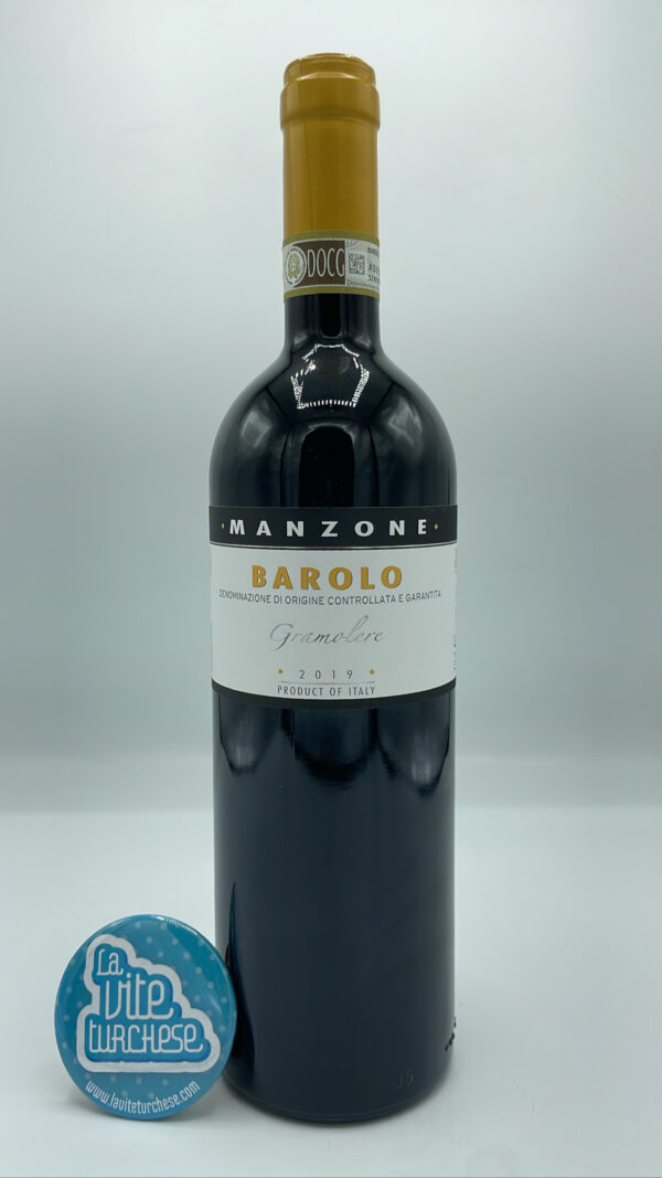 Giovanni Manzone - Barolo Gramolere produced in the vineyard of the same name located in Monforte d'Alba, facing southwest with clay soils rich in stones.