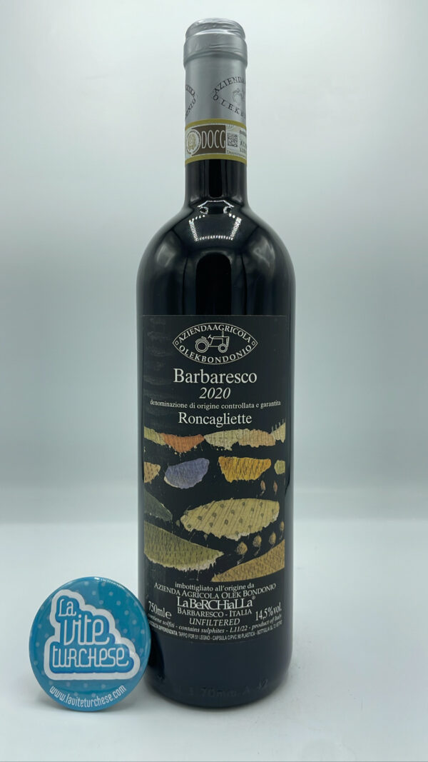 Olek Bondonio – Barbaresco Roncagliette prodotto in una delle migliori vigne di Barbaresco, affinamento per 20 mesi in botti di rovere.