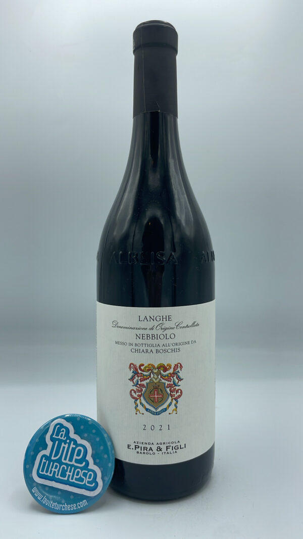 Chiara Boschis – Langhe Nebbiolo prodotto a Monforte con vigne atte a Barolo per la posizione privilegiata, vinificato per 14 mesi in legno.