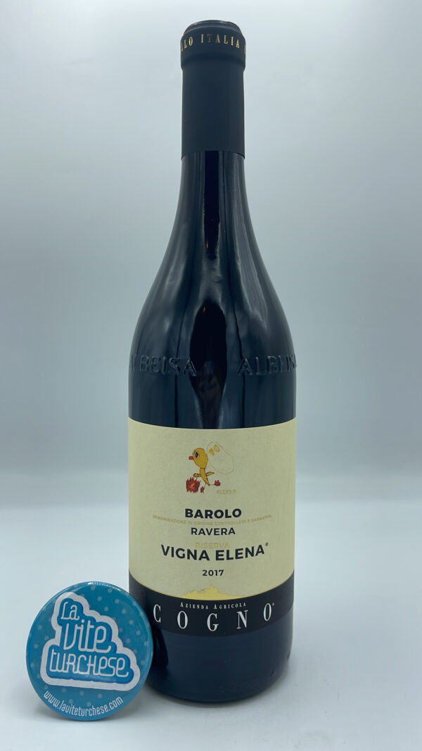 Elvio Cogno – Barolo Riserva Ravera vigna Elena prodotto nella vigna Ravera di Novello con il clone di nebbiolo Michet, invecchiato per 6 anni in cantina.