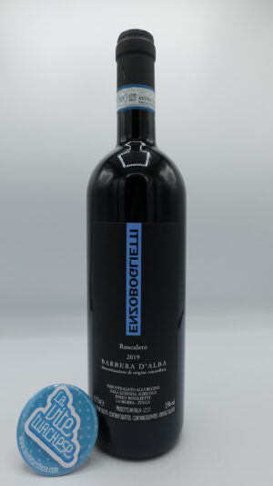 Enzo Boglietti - Barbera d'Alba Roscaleto prodotto nella vigna singola Boiolo di La Morra, invecchiata per 18 mesi in barrique e tonneaux.