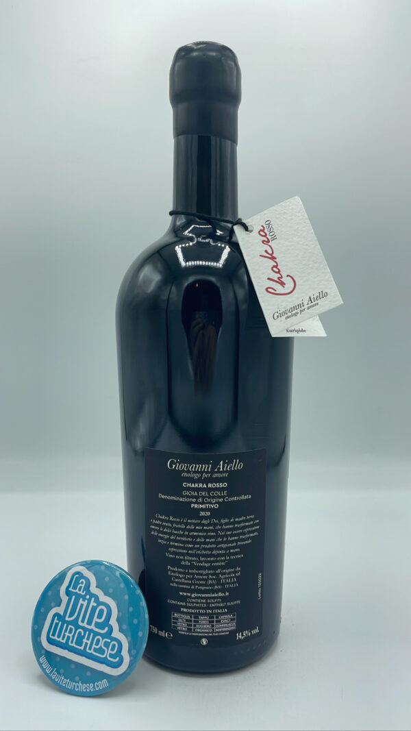 Giovanni Aiello - Chakra Rosso Primitivo Gioia del Colle prodotto con vigne di 60 anni nella denominazione più storica della Puglia.