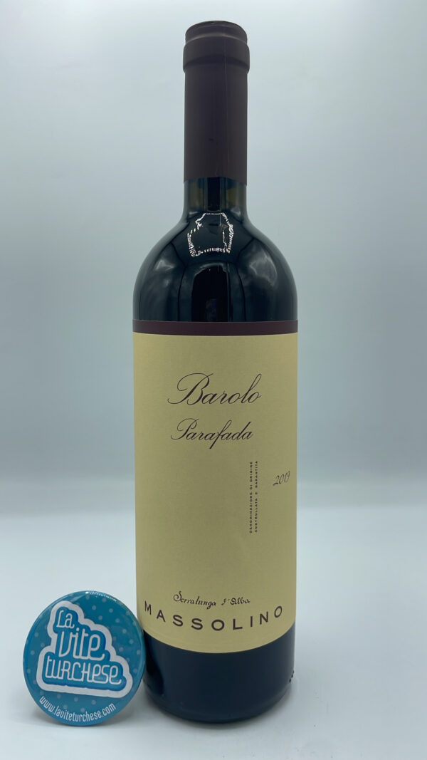Massolino – Barolo Parafada prodotto nell'omonima vigna a Serralunga, vinificato per 30 mesi in grandi botti di rovere. 4000 bottiglie prodotte.
