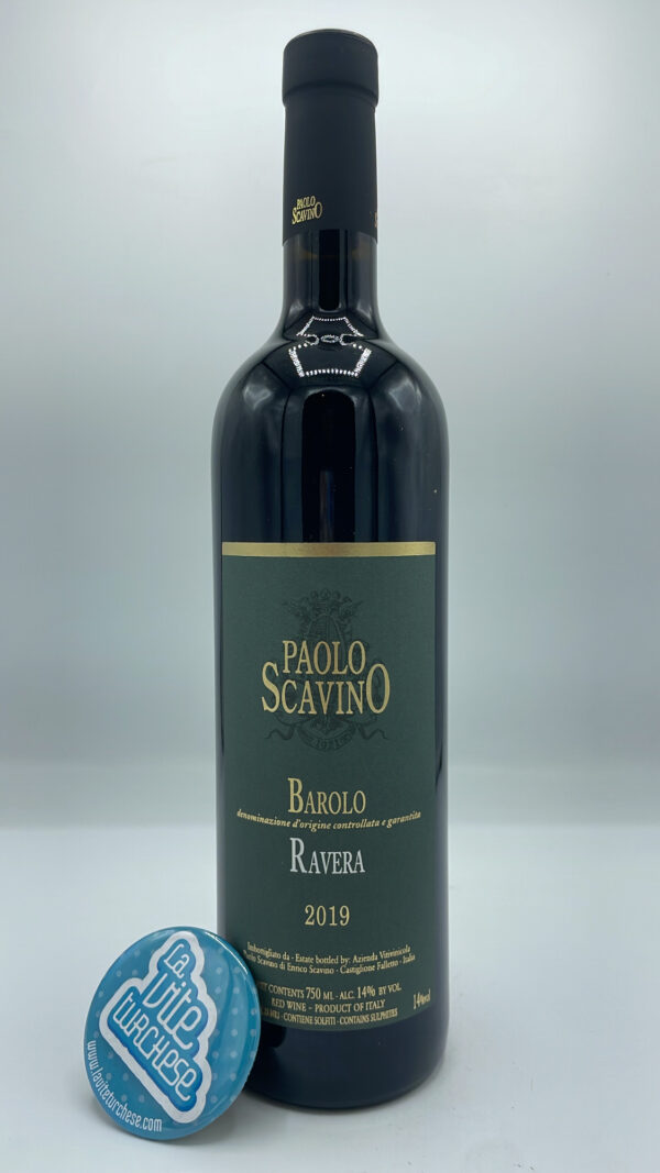 Paolo Scavino - Barolo Ravera produced in the most important single vineyard in Novello, with 40-year-old plants, aged for 24 months between barrique and barrel.