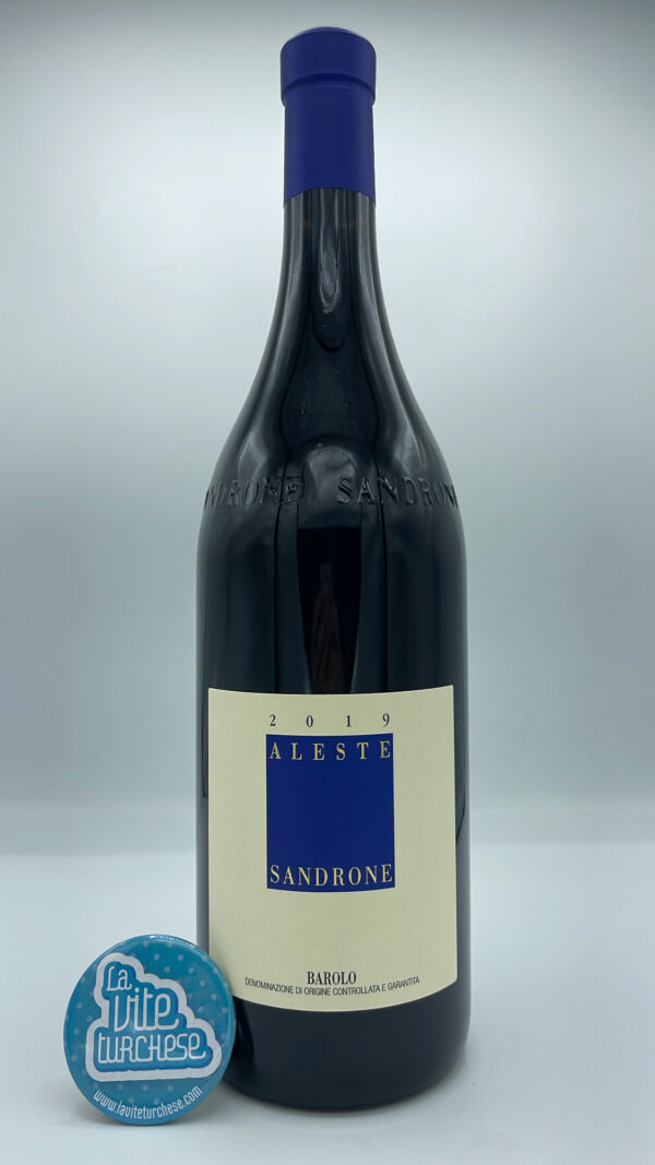 Sandrone – Barolo Aleste prodotto nella vigna di prima categoria Cannubi di Barolo, affinato per 2 anni in tonneaux e 18 mesi in bottiglia.