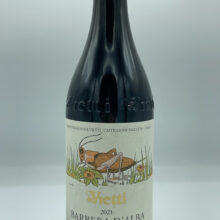 Vietti - Barbera d'Alba Vigna Vecchia Scarrone prodotta nell'omonima vigna situata a Castiglione Falletto con piante centenarie.