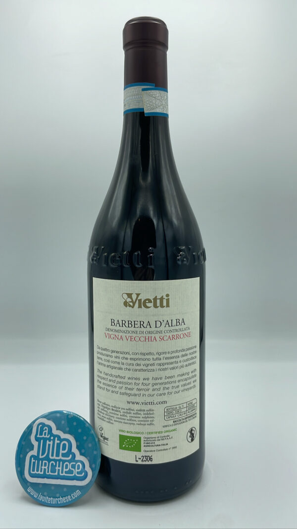 Vietti - Barbera d'Alba Vigna Vecchia Scarrone prodotta nell'omonima vigna situata a Castiglione Falletto con piante centenarie.