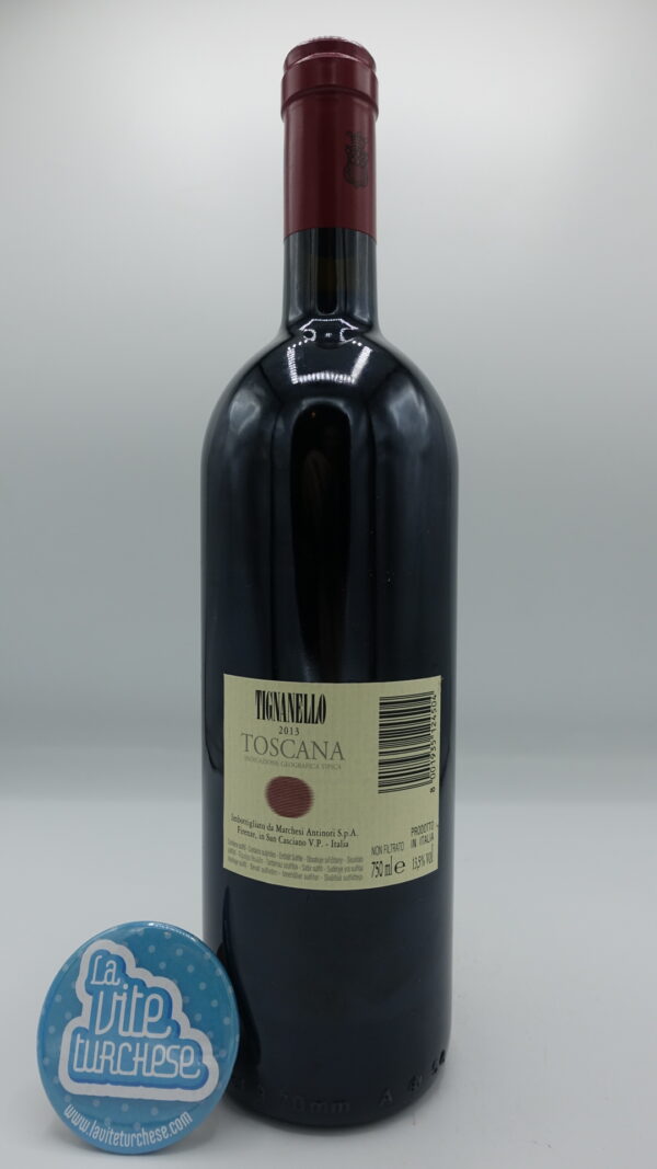 Antinori - Tignanello Toscana Igt uno dei primi Super Tuscan, prodotto nell'omonima vigna con uva Sangiovese, Cabernet Sauvignon e Franc.