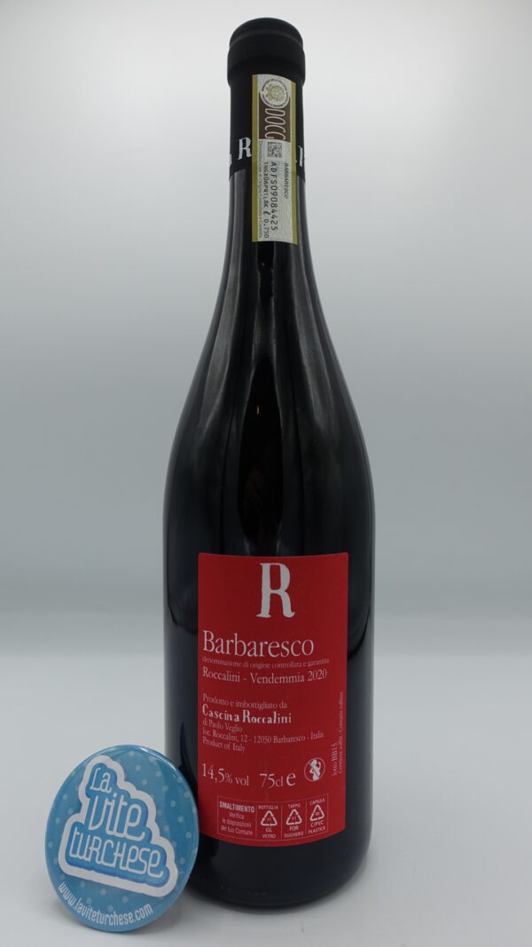 Cascina Roccalini – Barbaresco Roccalini – 2020 - back Cascina Roccalini - Barbaresco Roccalini produced in the vineyard of the same name located in Barbaresco, vinified in concrete tanks and aged in barrels for 18 months.