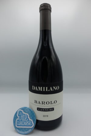 Damilano – Barolo Cannubi prodotto con le piante di 50 anni nell'omonima vigna situata a Barolo, invecchiato per 24 mesi in botti di rovere.