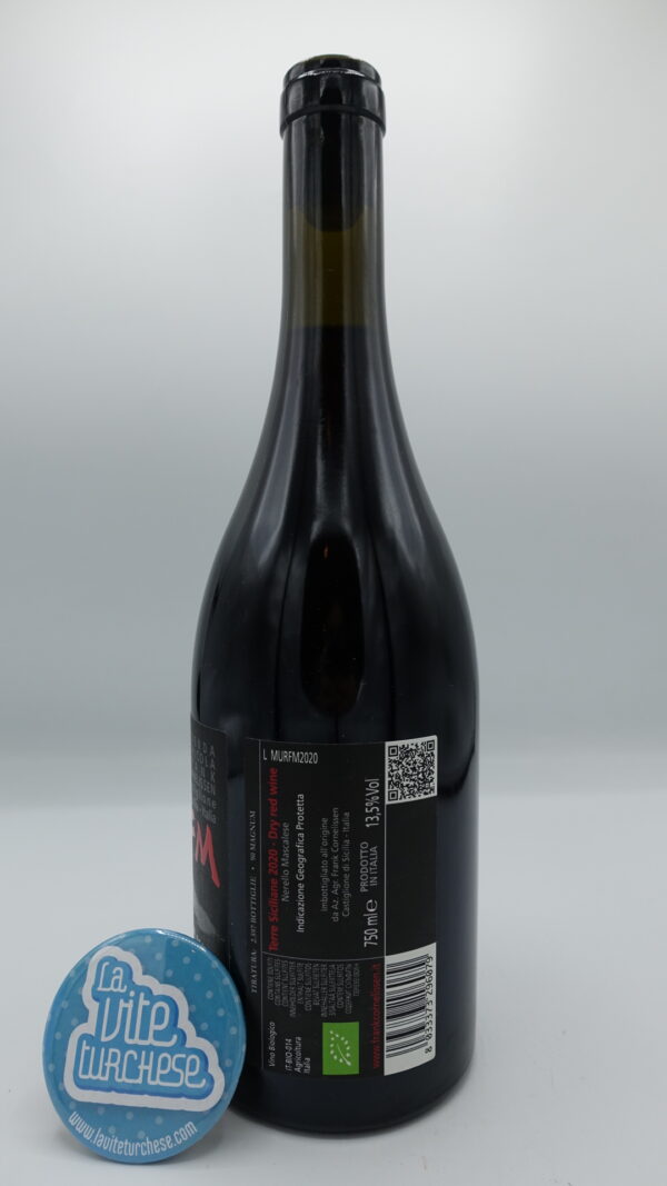 Frank Cornelissen - Munjebel Terre Siciliane FM Feudo di Mezzo produced in the vineyard of the same name on the volcano Etna, vinified in fiberglass. 2597 bottles.