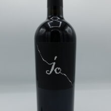 Gianfranco Fino - Jo Salento Negroamaro - 2020 Gianfranco Fino – JO Salento Negroamaro prodotto nella zona di Manduria con piante di 40 anni, invecchiato per 12 mesi in barrique ( 50% nuove ).
