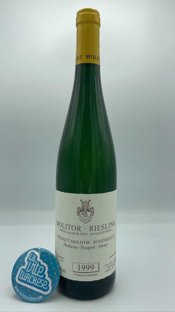 Molitor Rosenkreuz – Riesling Trocken prodotto in Mosella con piante di 30 anni, vinificato con lieviti indigeni in vasche di acciaio.