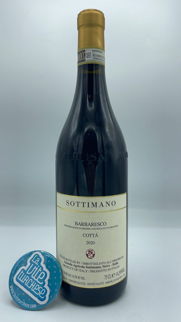 Sottimano – Barbaresco Cottà prodotto in 9000 bottiglie nell'omonima vigna singola situata a Neive, invecchiato per 18 mesi in barrique usate.