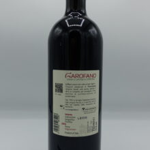 Garofano - Le Braci Negroamaro Salento considerato tra i migliori Negroamaro della Puglia, prodotto solamente nelle migliori annate.