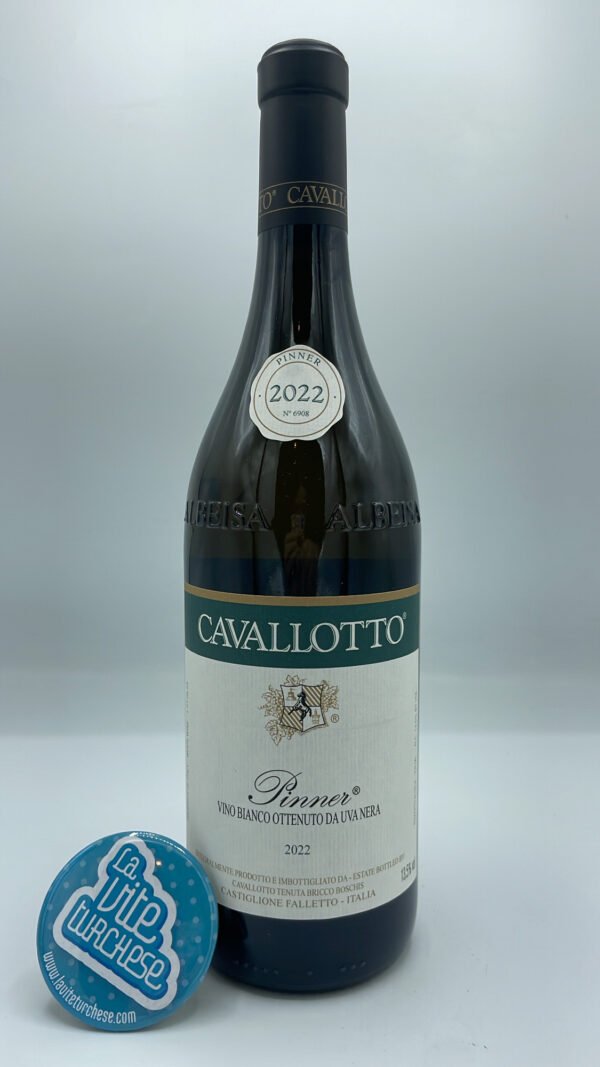 Cavallotto - Pinner Vino Bianco prodotto con uva Pinot Nero nella vigna Bricco Boschis di Castiglione Faletto, vinificato in bianco.