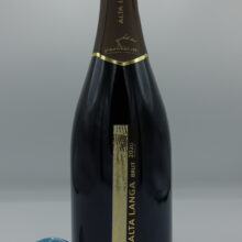 Paolo Berutti - Alta Langa Brut prodotto con solo Pinot Nero a Santo Stefano Belbo, invecchiato per 36 mesi sui lieviti. 6000 bottiglie.