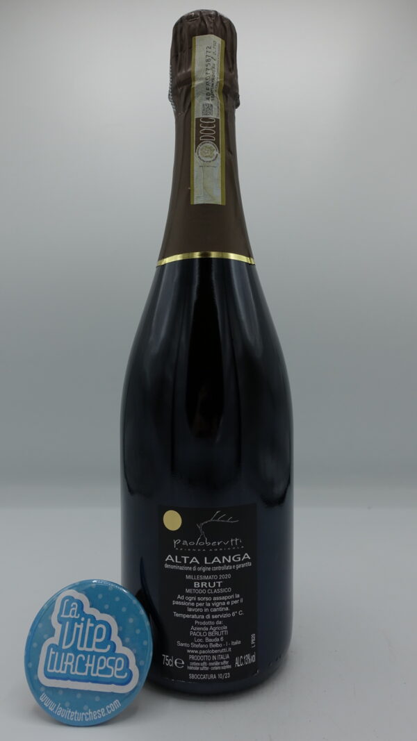 Paolo Berutti - Alta Langa Brut prodotto con solo Pinot Nero a Santo Stefano Belbo, invecchiato per 36 mesi sui lieviti. 6000 bottiglie.