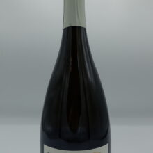 Sara Vezza - Alta Langa - 2020 Sara Vezza - Alta Langa made from Pinot Noir and Chardonnay grapes in vineyards in Murazzano at 700 meters above sea level, 40 months classic method.