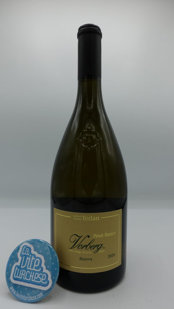 Terlan - Vorberg Riserva Pinot Bianco prodotto a Terlano in Alto Adige, con vigne dai 450 ai 650 metri, invecchiato per 1 anno in botte grande.
