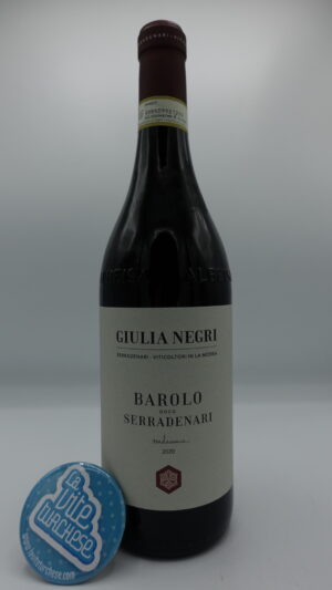 Giulia Negri – Barolo Serradenari prodotto nell'omonima vigna situata nella parte più alta di La Morra, invecchiato per 30 mesi in botti grandi.