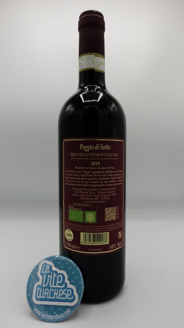Poggio di Sotto – Brunello di Montalcino – 2019 - back Poggio di Sotto – Brunello di Montalcino prodotto con vigneti di 30 anni situate a sud est di Montalcino, invecchiato per 36 mesi in botti da 3000 litri.