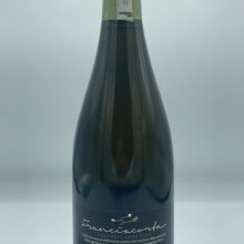 Arcari e Danesi – Franciacorta Dosaggio Zero prodotto con il metodo Solouva, con uva Chardonnay e Pinot Bianco, 30 mesi sui lieviti.