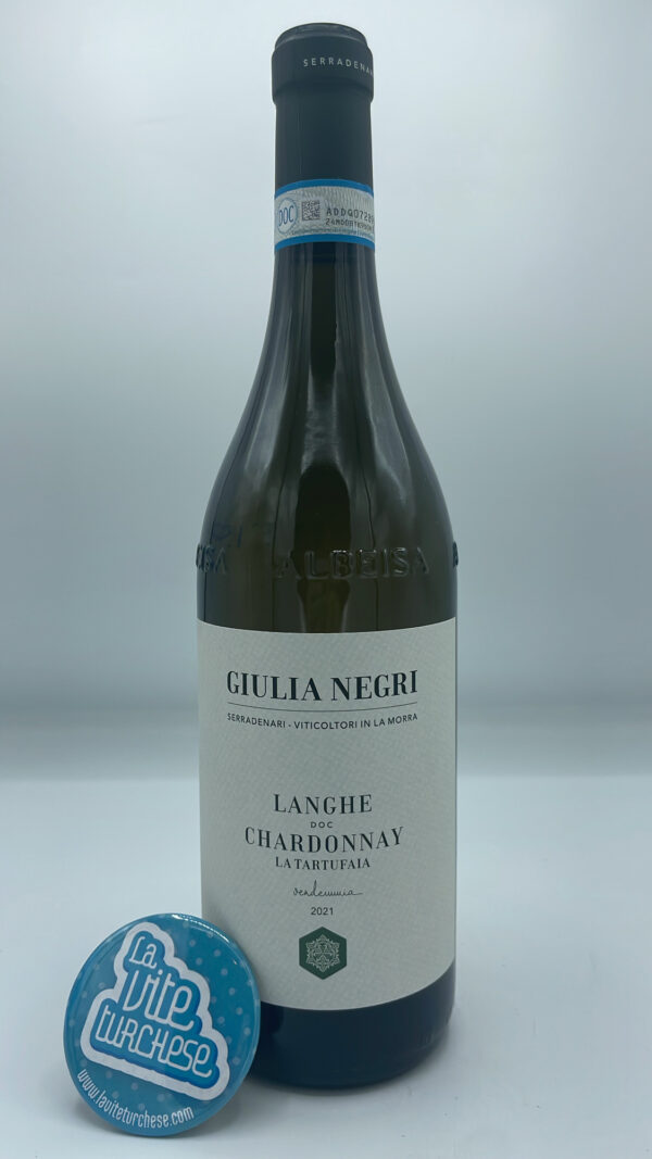 Giulia Negri - Langhe Chardonnay La Tartufaia produced with vines at an altitude of 500 meters in the cru of Serradenari, 1300 bottles produced.