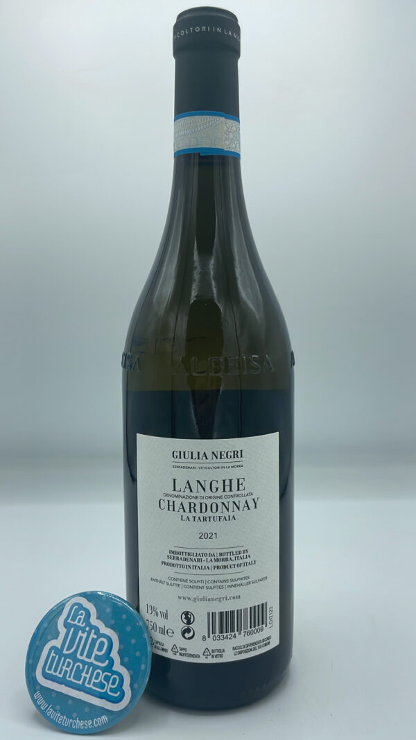 Giulia Negri - Langhe Chardonnay La Tartufaia produced with vines at an altitude of 500 meters in the cru of Serradenari, 1300 bottles produced.