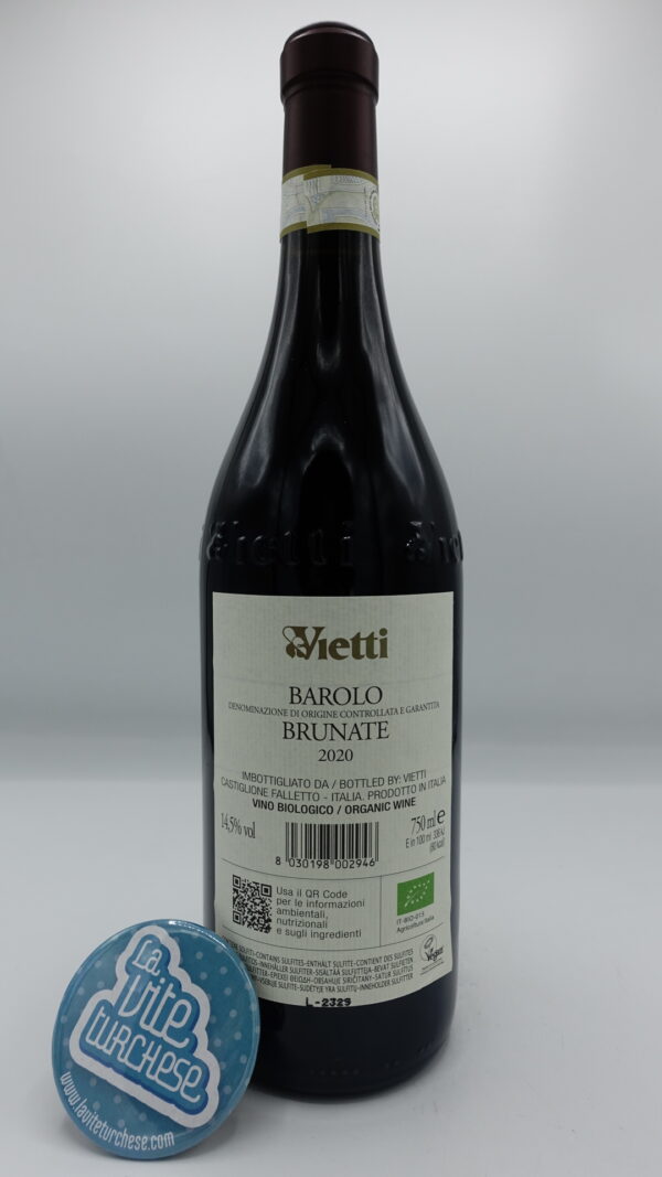 Vietti - Barolo Brunate produced in the vineyard of the same name located between Barolo and La Morra, 55-year-old plants, aged 30 months in barrel.
