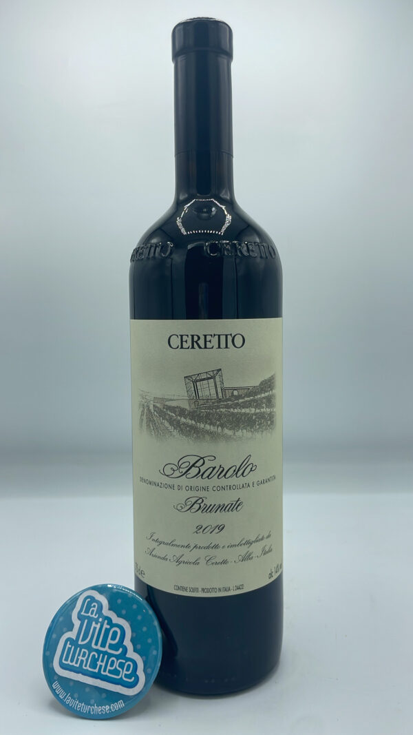 Ceretto - Barolo Brunate produced in the prized cru of the same name located between La Morra and Barolo, famous for class and structure.