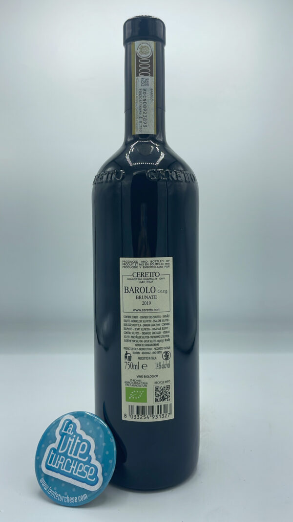 Ceretto – Barolo Brunate prodotto nell'omonimo pregiato cru situato tra La Morra e Barolo, famoso per la classe e la struttura.