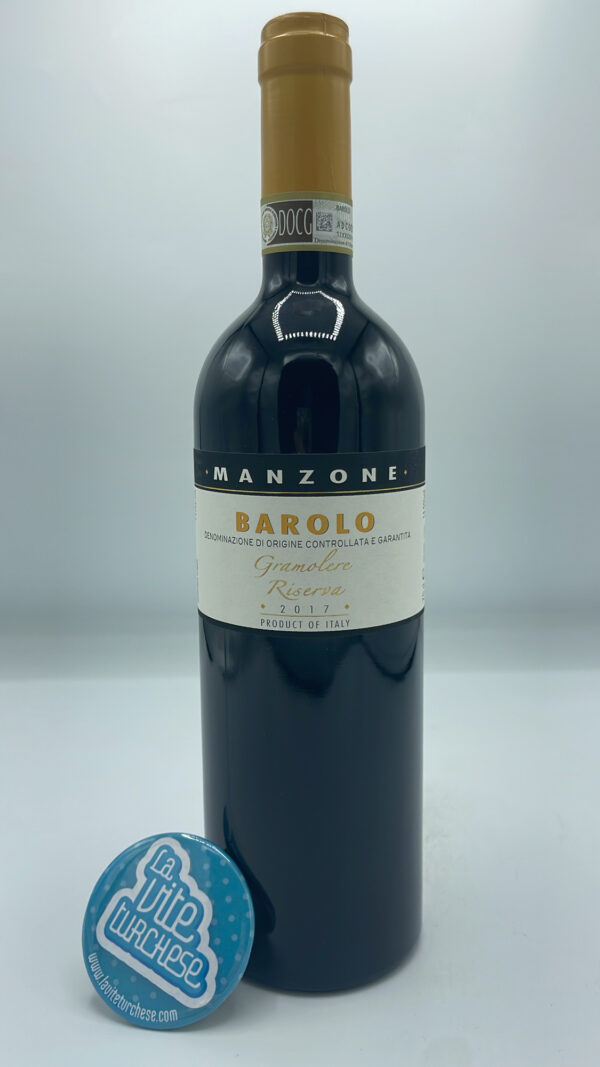 Giovanni Manzone – Barolo Gramolere Riserva prodotto nelle annate migliori con le piante più vecchie di 50 anni. 7 anni di invecchiamento.