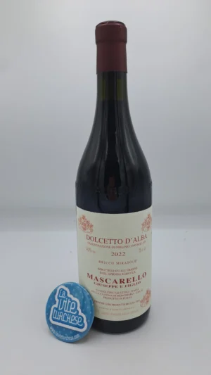 Giuseppe Mascarello – Dolcetto d'Alba Vigna Bricco Mirasole prodotto nell'omonima vigna situata a Castiglione Falletto, invecchiato in vasche di cemento.