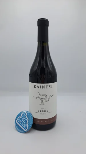 Raineri – Barolo DOCG classico d'ingresso della cantina con l'assemblaggio di diverse vigne del paese di Monforte d'Alba. 8000 bottiglie.