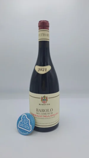 Rivetto - Barolo del Comune di Serralunga d'Alba prodotto con l'assemblaggio di più vigne situate a Serralunga nelle Langhe. Molto tannico