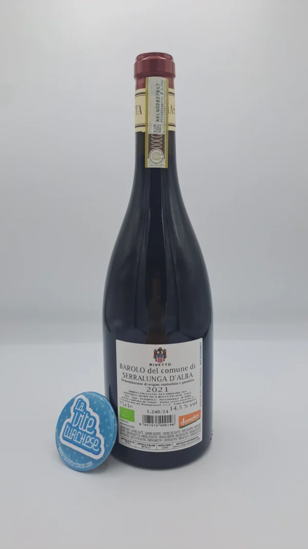 Rivetto - Barolo del Comune di Serralunga d'Alba prodotto con l'assemblaggio di più vigne situate a Serralunga nelle Langhe. Molto tannico