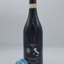 Burzi Alberto – Barolo Capalot Vecchie Viti – 2021 - back Burzi Alberto - Barolo Capalot Vecchie Viti produced in the vineyard of the same name in La Morra with 80-year-old plants, vinified for 24 mei in large wooden barrels.