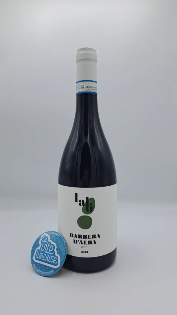 Lalu' - Barbera d'Alba produced in the San Sebastiano hamlet of Monforte d'Alba in 2000 bottles, aged in cement and barrique.