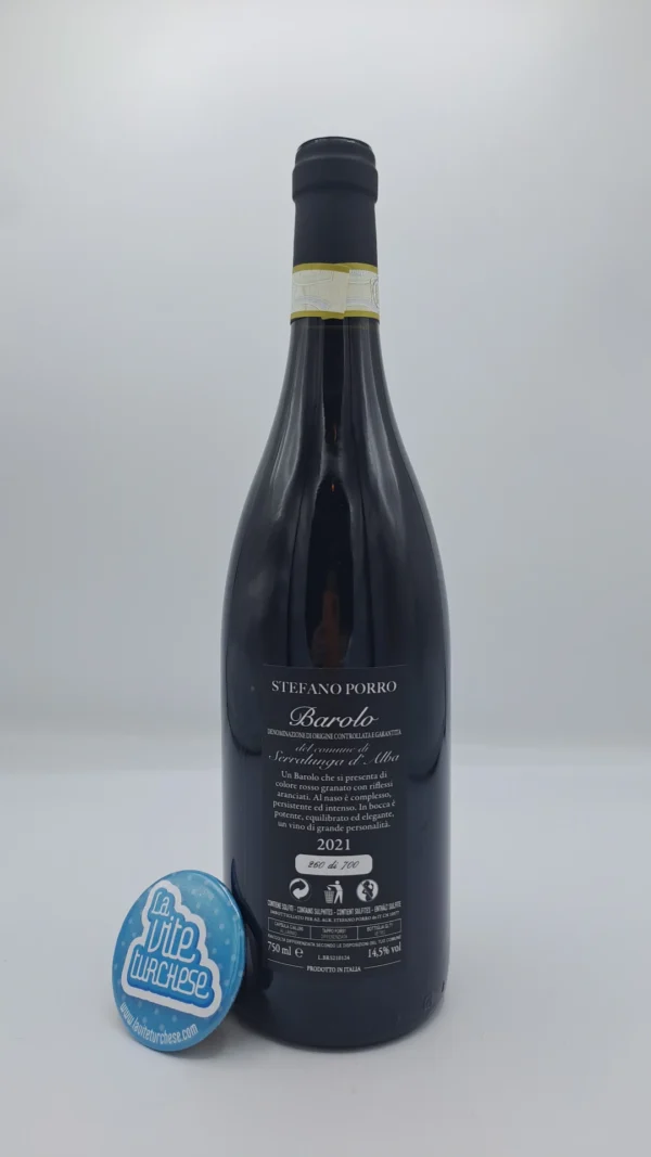 Stefano Porro - Barolo del Comune di Serralunga - 2021 - back Stefano Porro - Barolo del Comune di Serralunga prodotto da un vigneto di oltre 50 anni situato a Serralunga, produzione di 700 bottiglie.