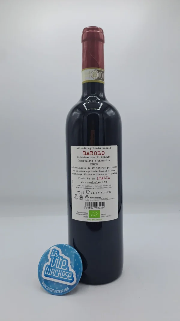 Sukula – Barolo Meriame – 2020 - back Sukula – Barolo Meriame prodotto nell'omonima vigna a Serralunga, esposta a sud ovest, svolge l'affinamento in tonneaux per 24 mesi.