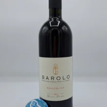 Tiziano Grasso – Barolo Briccolina – 2021 Tiziano Grasso – Barolo Briccolina prodotto nell'omonima vigna situata nel comune di Serralunga d'Alba nelle Langhe. 4000 bottiglie. Vino molto tannico.