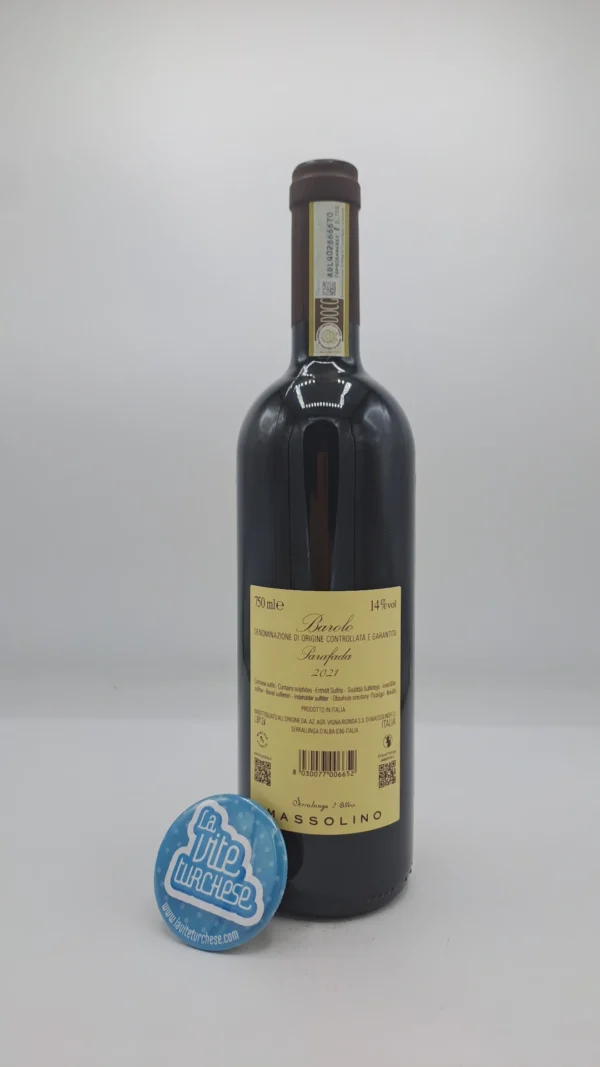 Massolino – Barolo Parafada prodotto nell'omonima vigna a Serralunga, vinificato per 30 mesi in grandi botti di rovere. 4000 bottiglie prodotte.