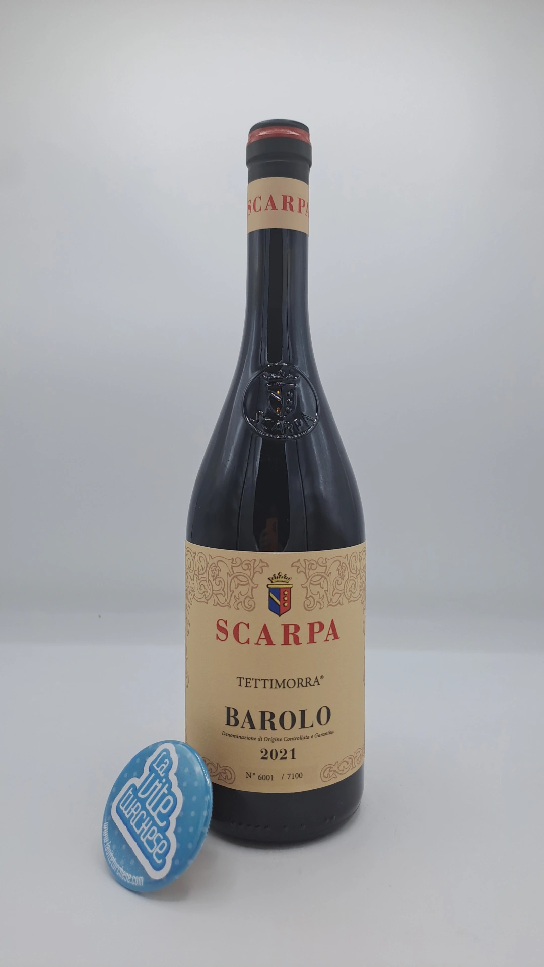 Scarpa – Barolo Tettimorra – 2021 Scarpa – Barolo Tettimorra unico Barolo prodotto dalla cantina con diverse parcelle situate a La Morra, affinato per 36 mesi in rovere.