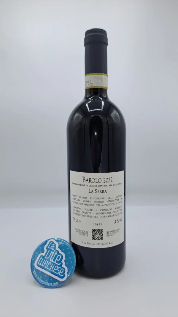Cesare Bussolo - Barolo La Serra, produced from the vineyard of the same name located in La Morra, a limited production of 2,000 bottles, aged for 24 months in barrels.