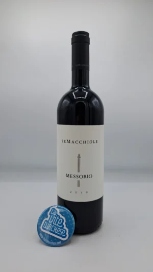 Le Macchiole - Messorio Toscana Igt prodotto con uva Merlot in purezza a Bolgheri, invecchiato per 18 mesi tra la botte piccola, botte grande e anfora.